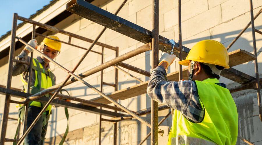Professional gutter cleaning in Lakewood, NM